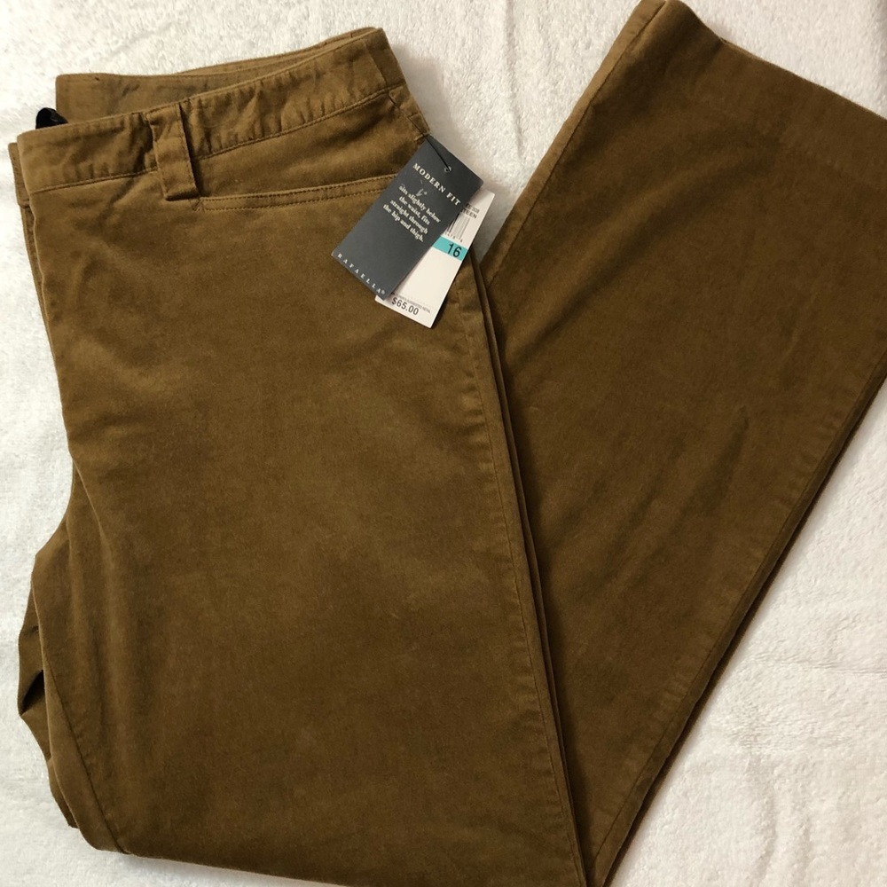 Rafaella Women’s Velveteen Pants. Size 16